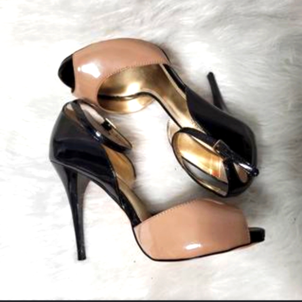 STYLE & CO SWIFTY BUFF BEIGE AND BLACK PEEP TOE HEELS SIZE 8.5